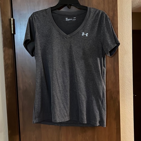Under Armour tee - Picture 1 of 3